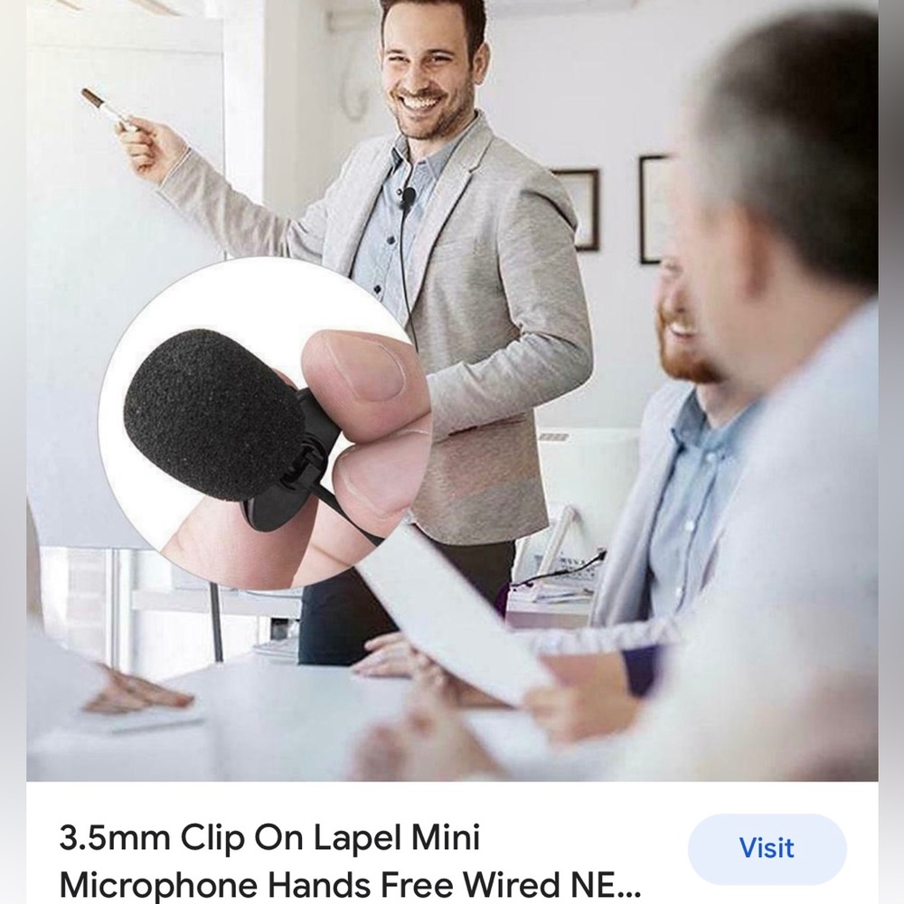 3.5 mm clip on microphone for hands free for vlogging and podcasting.